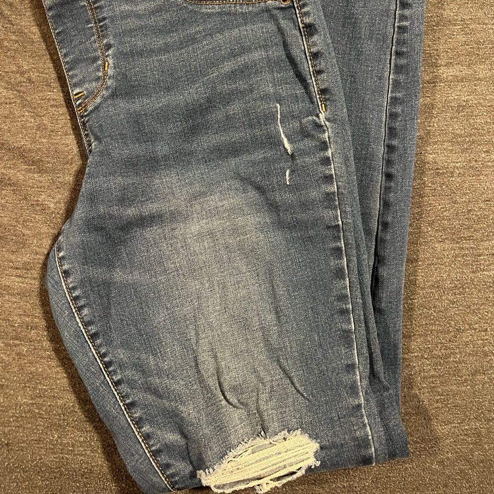 Old Navy Rockstar MidRise Stretch Medium Wash Jean Size 14